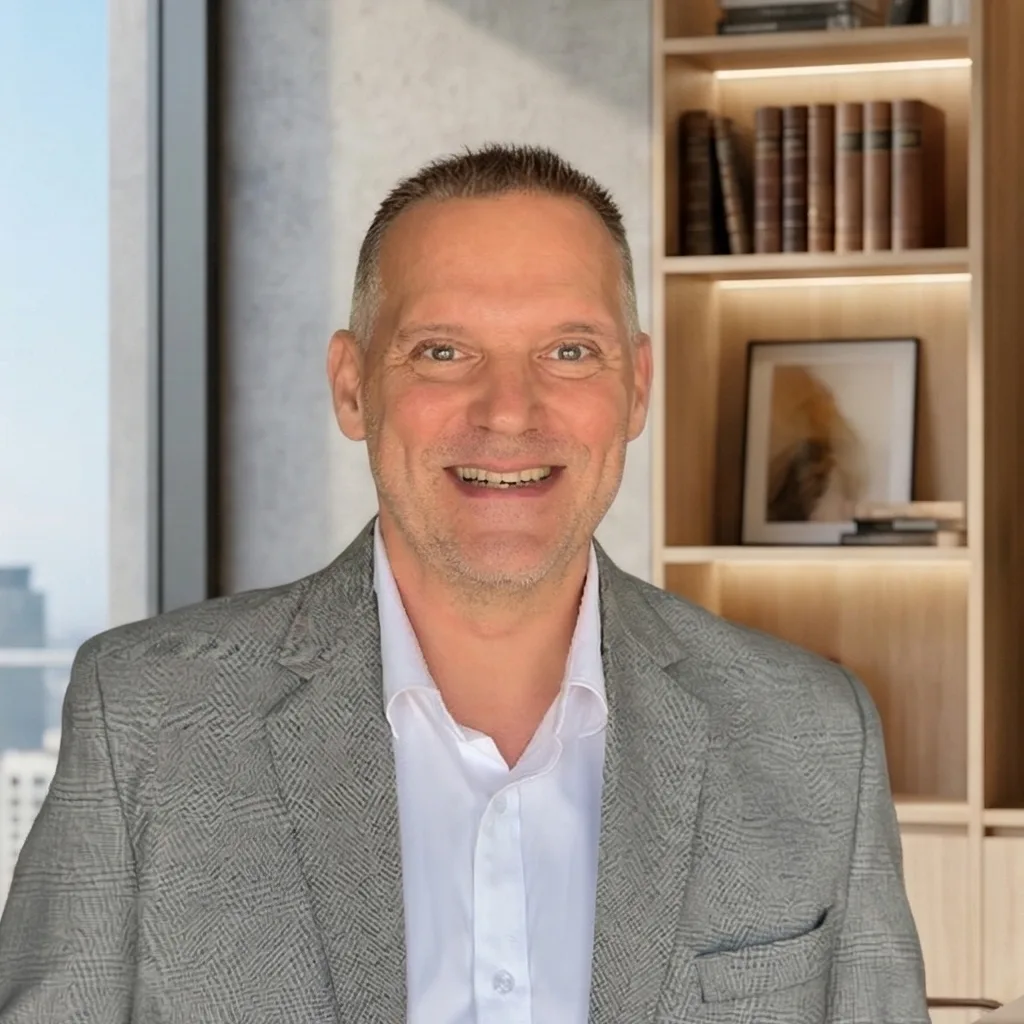 Víctor Miascovsky — Consultor Inmobiliario